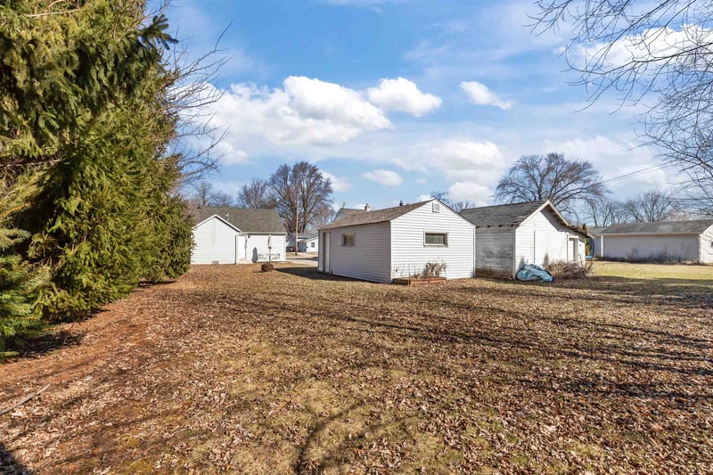 231 Smith Ave, Oshkosh, WI 54901