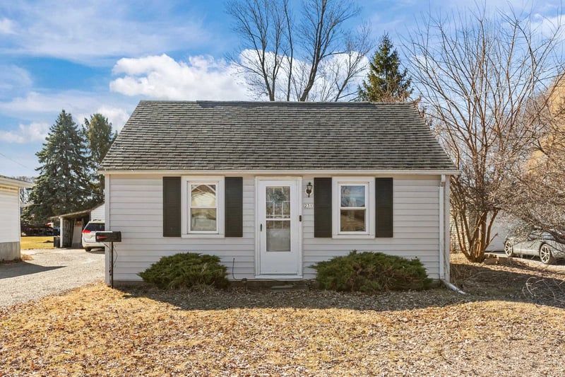 231 Smith Ave, Oshkosh, WI 54901