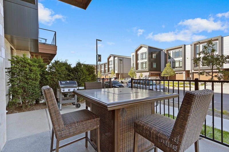 1071 Brookwood Dr, Green Bay, WI 54304