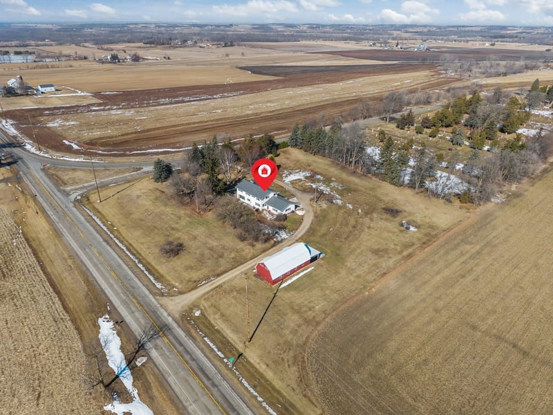 2284 Waukau Rd, Omro, WI 54963