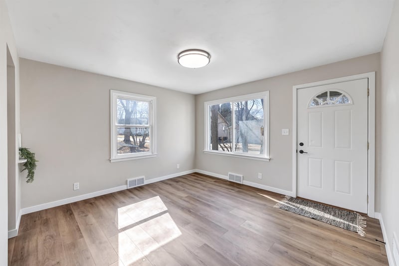 405 2nd St, Neenah, WI 54956