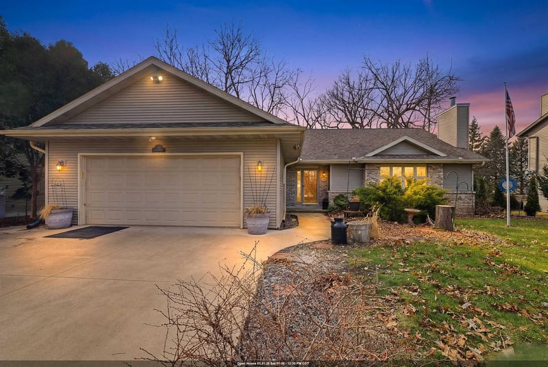 1715 Bernheim St, Oshkosh, WI 54904