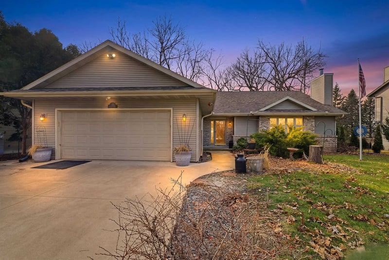 1715 Bernheim St, Oshkosh, WI 54904