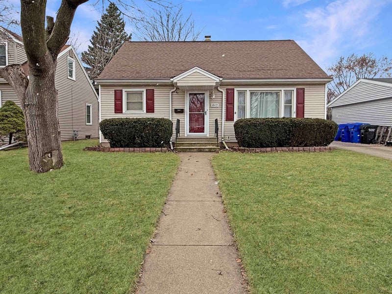 1809 Charlotte St, Appleton, WI 54911-0000