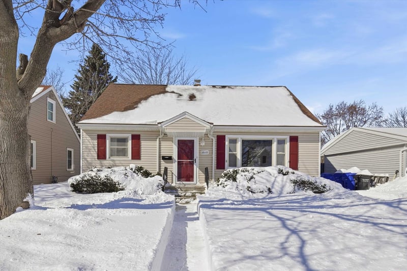 1809 Charlotte St, Appleton, WI 54911-0000