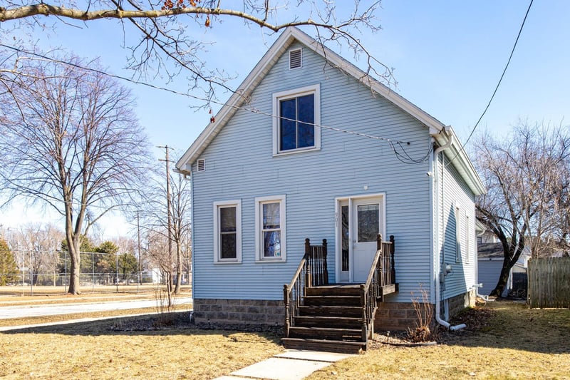 901 Greenwood Ave, Green Bay, WI 54304-2608