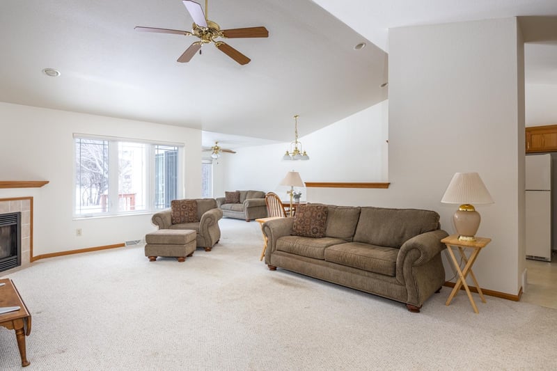 486 Wyldewood Dr #B, Oshkosh, WI 54904-8603