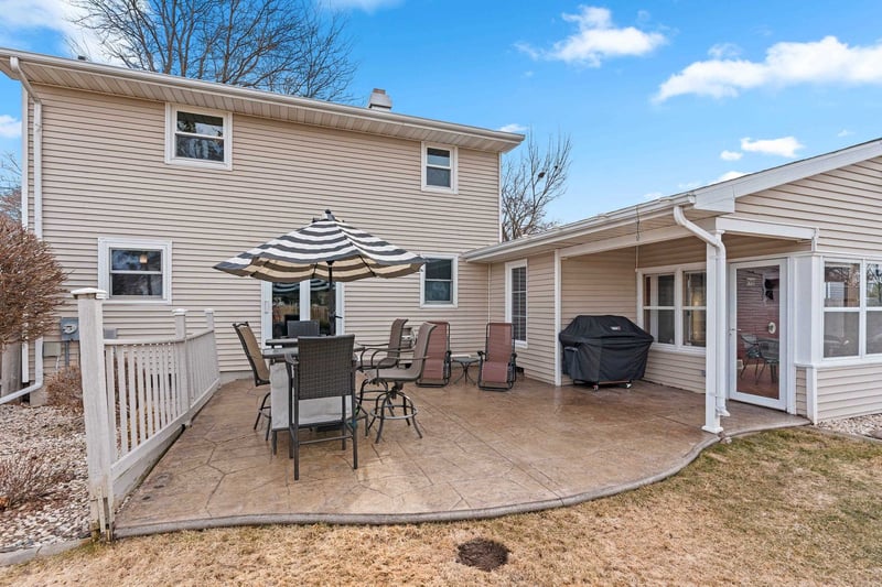 762 St Josephs St, De Pere, WI 54115