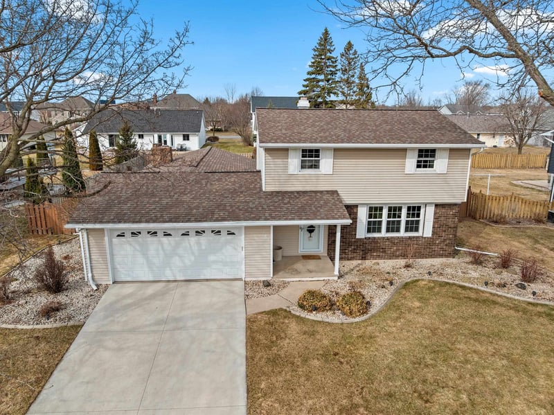 762 St Josephs St, De Pere, WI 54115