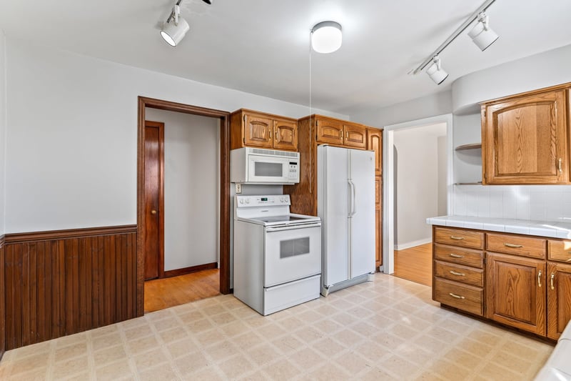 2007 Division St, Appleton, WI 54911