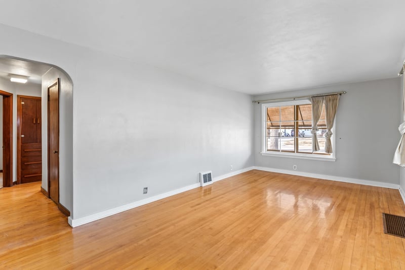 2007 Division St, Appleton, WI 54911