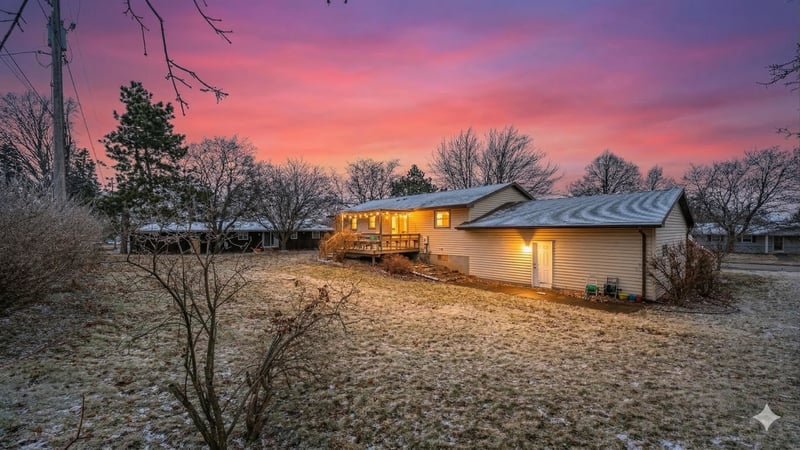 927 Orchard Dr, Seymour, WI 54165