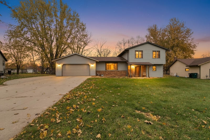 2930 Devroy Ln, Green Bay, WI 54313