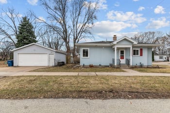 1044 Grand St, Oshkosh, WI 54901