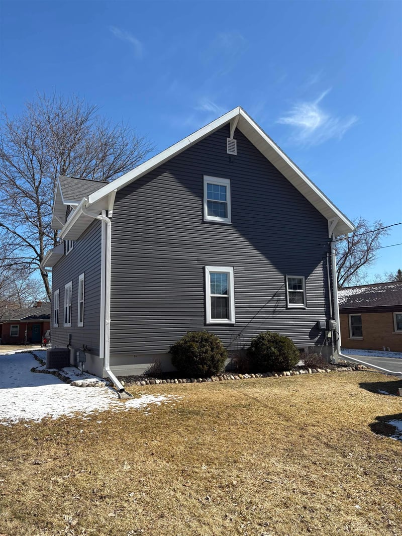 107 2nd St, Bonduel, WI 54107