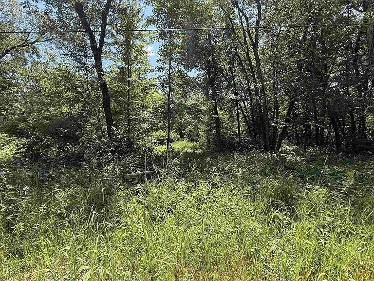N6958 Lynwood Dr #14, Shawano, WI 54166