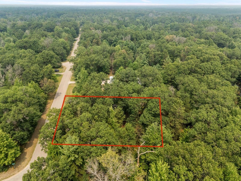 N6966 Lynwood Dr #13, Shawano, WI 54166