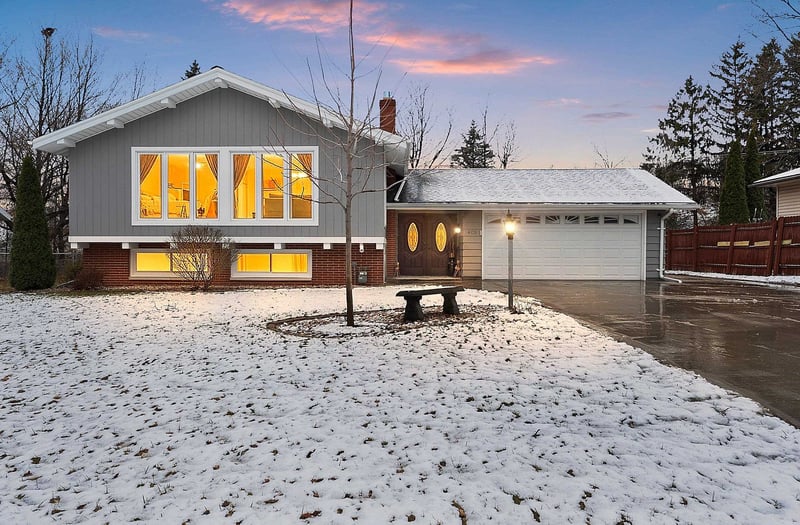 408 Simonet St, Green Bay, WI 54301-1833