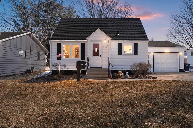 1136 Bartlett St, Shawano, WI 54166