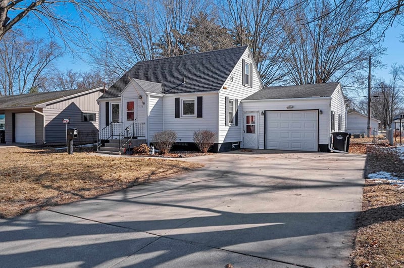 1136 Bartlett St, Shawano, WI 54166