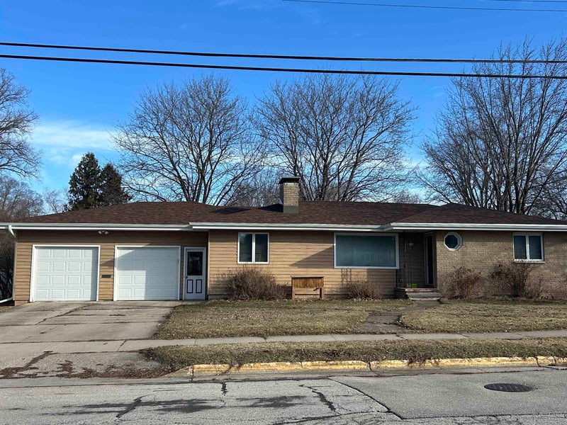 128 Horn St, Brillion, WI 54110