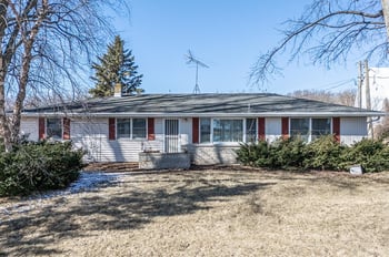 N5201 Lower Rd, Shiocton, WI 54170-9132