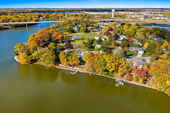 63 Fox Point Dr, Appleton, WI 54911