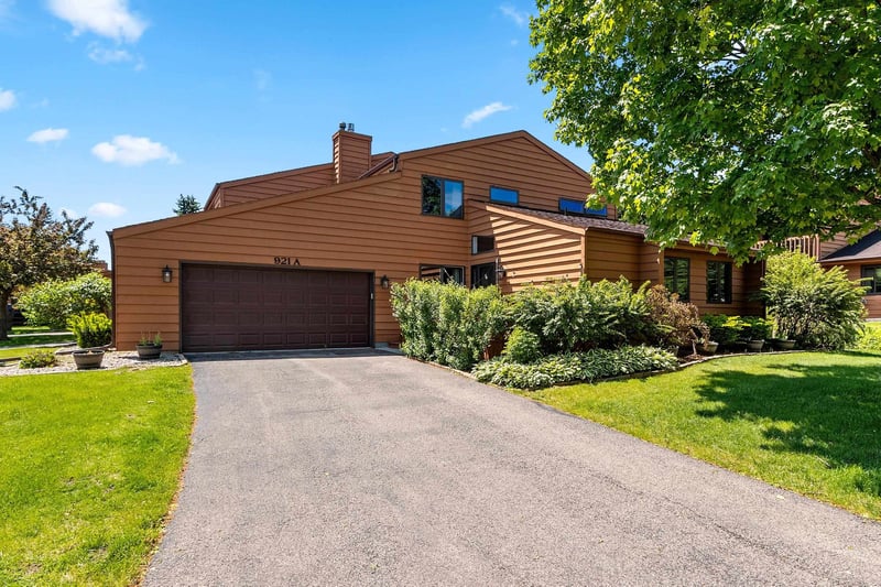 921 Windfield Pl #A, Appleton, WI 54911