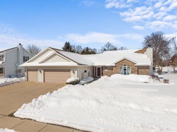 3050 Hunters Pl, Oshkosh, WI 54904-7409