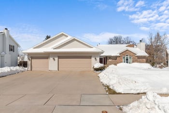 3050 Hunters Pl, Oshkosh, WI 54904-7409