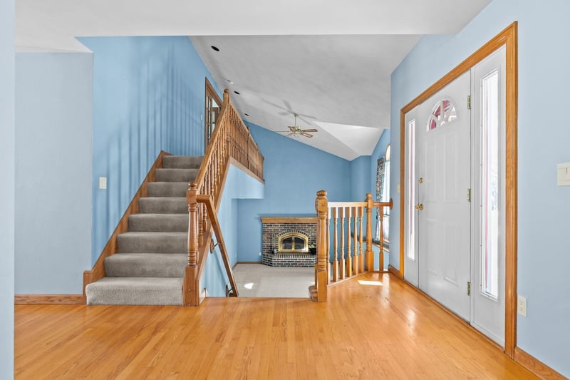 3050 Hunters Pl, Oshkosh, WI 54904-7409