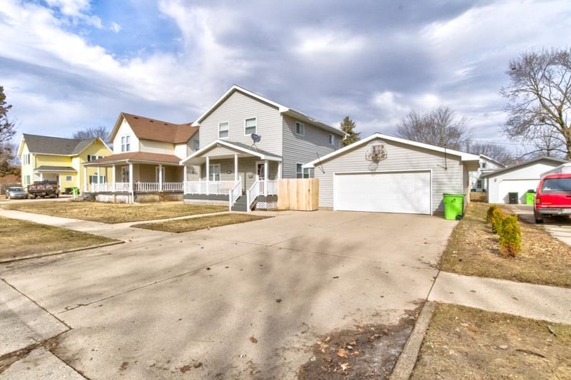 228 Franklin St, Oconto Falls, WI 54154