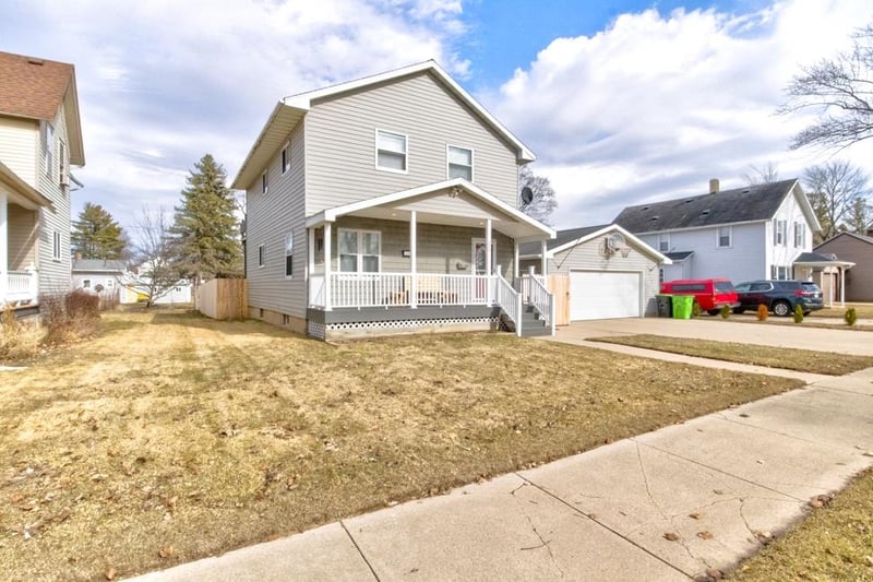 228 Franklin St, Oconto Falls, WI 54154