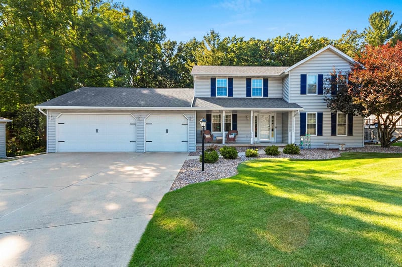 236 Elk Ct, Green Bay, WI 54302