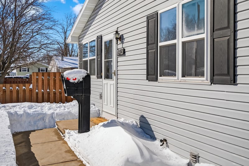 1915 Sheridan St, Oshkosh, WI 54901-2180