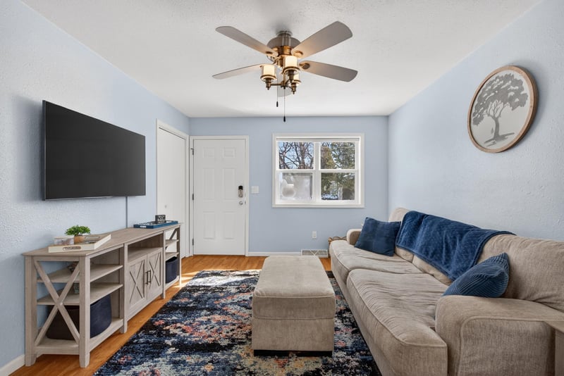 1915 Sheridan St, Oshkosh, WI 54901-2180