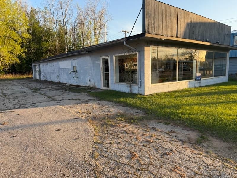 1422 Green Bay St, Shawano, WI 54166