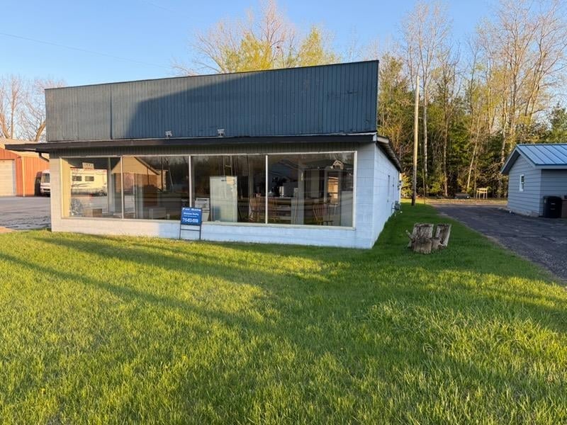 1422 Green Bay St, Shawano, WI 54166