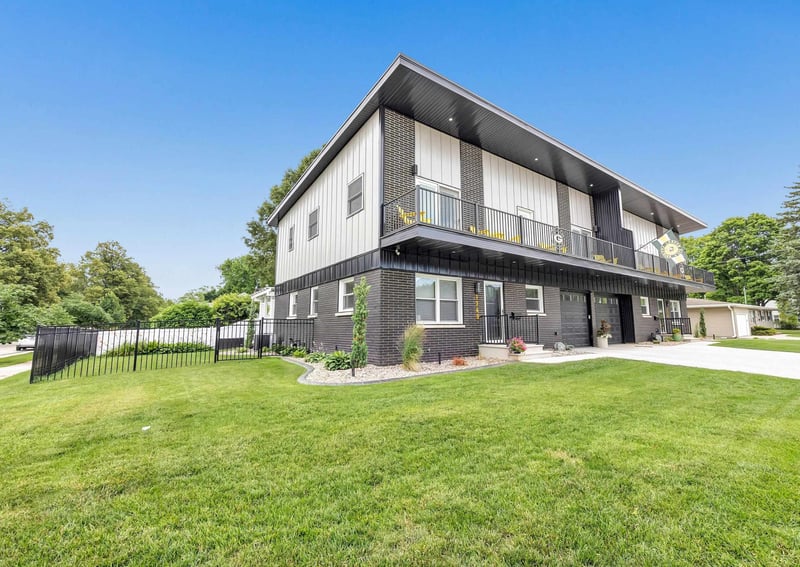 1749 Oneida St, Green Bay, WI 54304