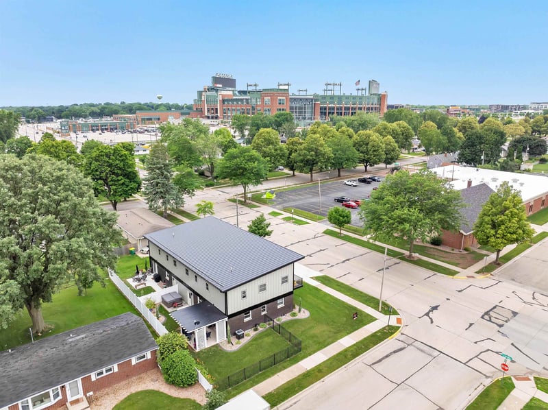 1749 Oneida St, Green Bay, WI 54304