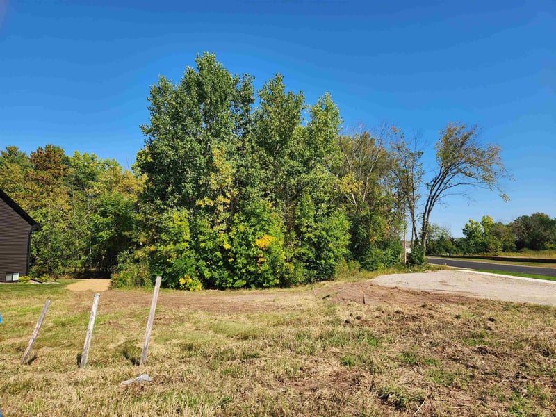 N9016 Southtowne Dr #14, Menasha, WI 54952