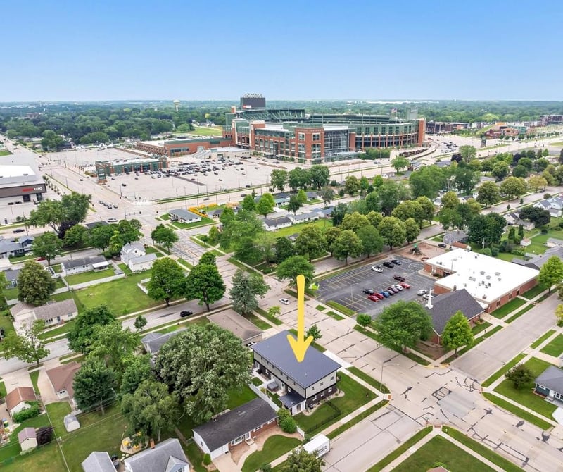 1749 Oneida St, Green Bay, WI 54304