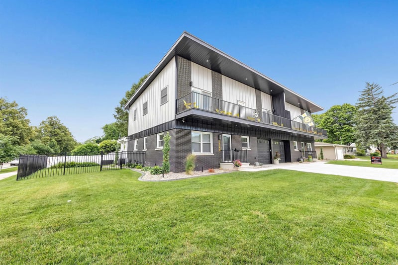 1749 Oneida St, Green Bay, WI 54304