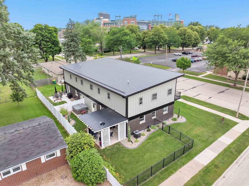 1749 Oneida St, Green Bay, WI 54304