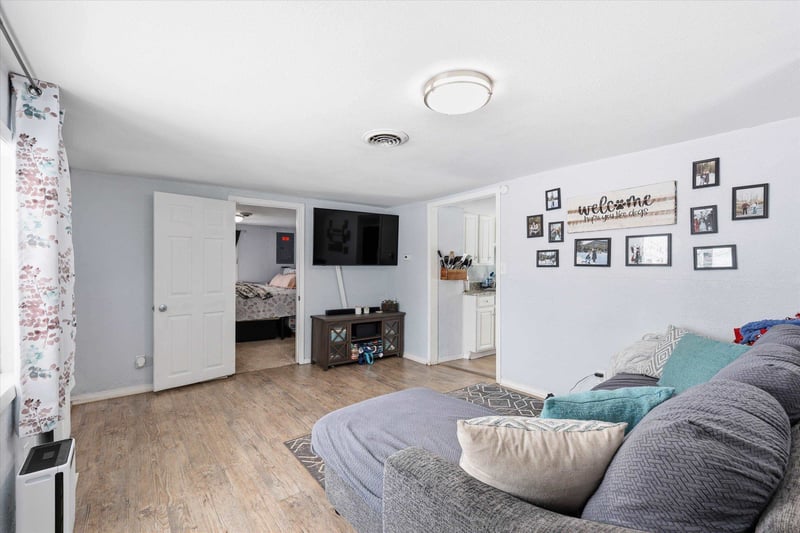 1823 Ashland St, Oshkosh, WI 54901-2301