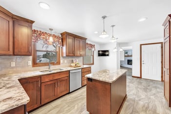 550 Edelweiss Dr, Green Bay, WI 54302-5116