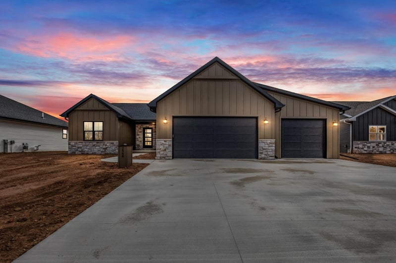 2998 Creekwood Dr, Green Bay, WI 54311