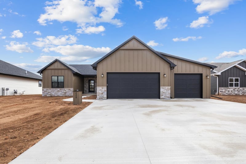 2998 Creekwood Dr, Green Bay, WI 54311