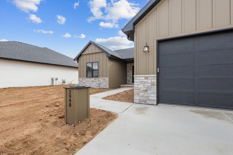 2998 Creekwood Dr, Green Bay, WI 54311