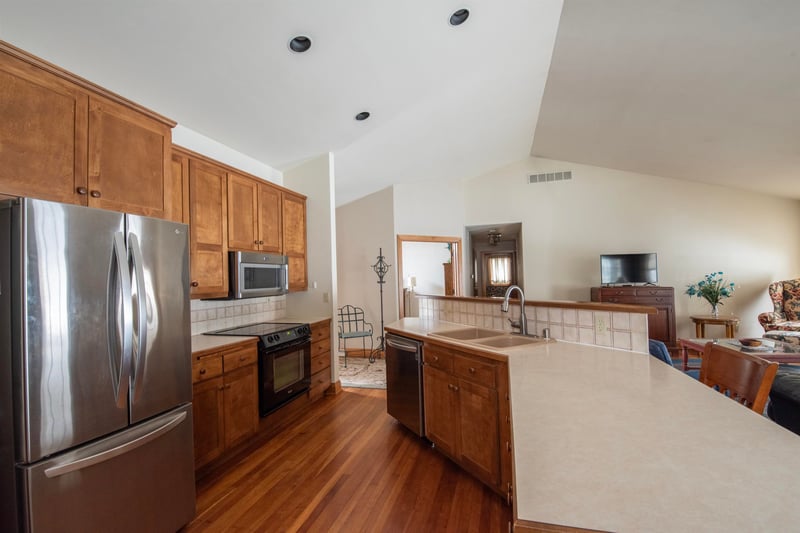 2640 Appian Way, Green Bay, WI 54302-4910